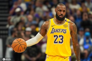 詹姆斯:选23号是因为乔丹 但签耐克是因为他们给的太多