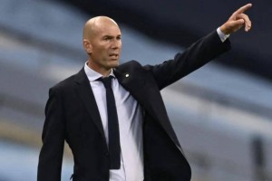 皇马内讧风暴不断升级，主帅安切洛蒂失去核心信任，球队危机四伏