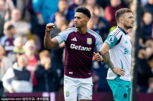 签枪迷！曝曼联有意沃特金斯 计划用拉什福德+现金换他