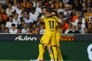 西甲悲喜一夜！巴萨2-0豪取6连胜，提前两轮夺冠，马竞0-2爆冷