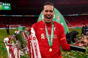 3选1也得是范戴克！名记：利物浦将续约后防核心，萨拉赫真要走？